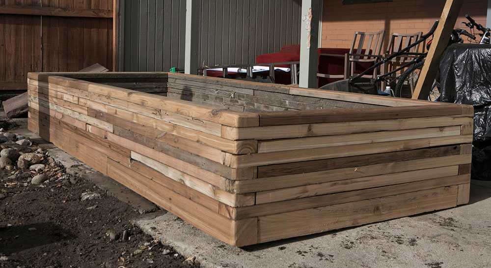 stacked-wood-cedar-planter-reclaimed-planed_4
